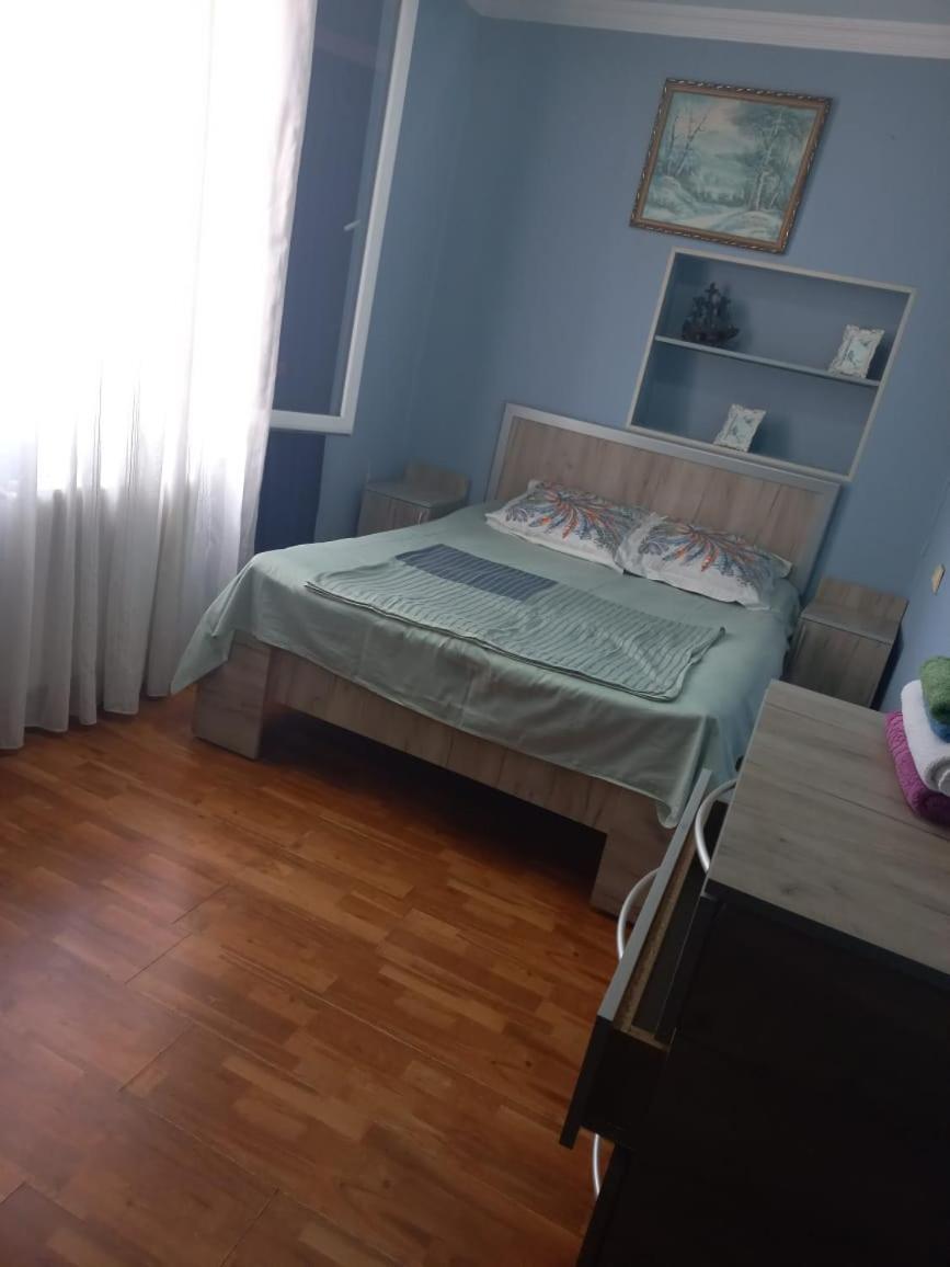 Квартира У Старого Бульвара 巴统 外观 照片